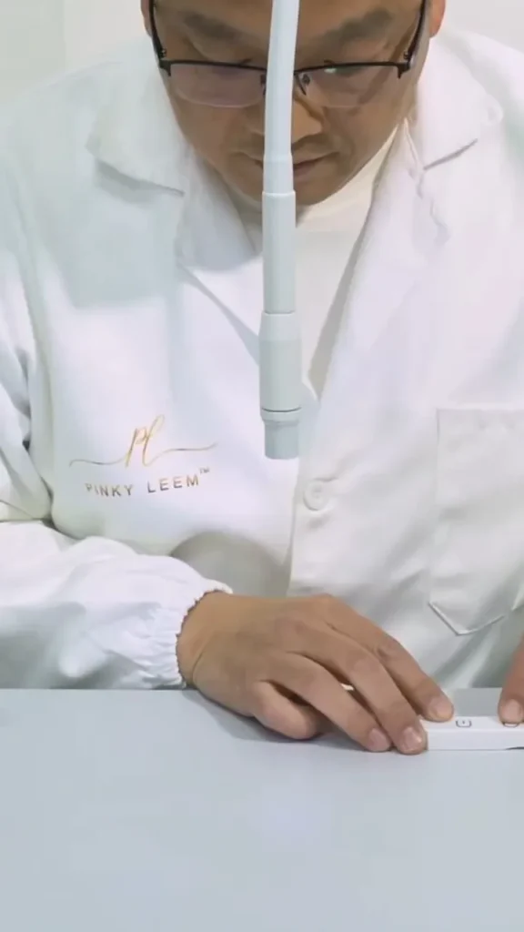 Head-Mounted LED Grafting Lamp with PinkyLeem Light-Curing Glue for Eyelash Extension | OEM/ODM Manufacturer