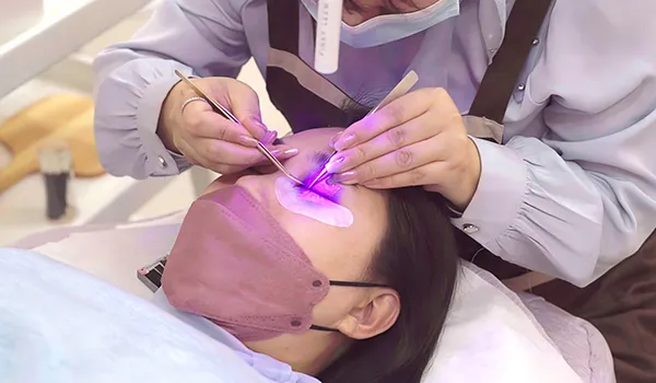 What is LED eyelash extension system?