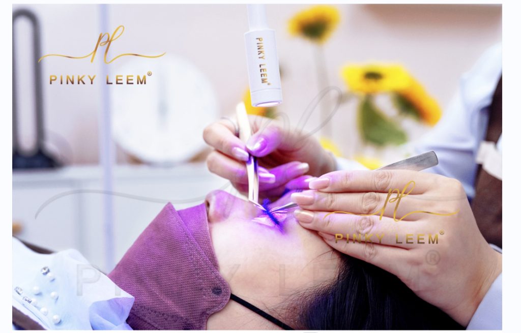 UV eyelash system